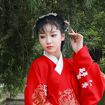 鮮艷紅衣女生頭像，唯美古風真人頭像