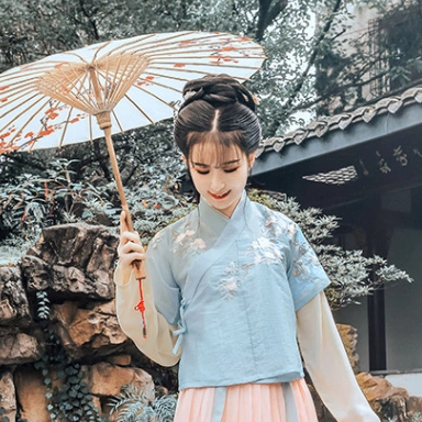 漢服帶傘女生頭像，唯美古風真人頭像