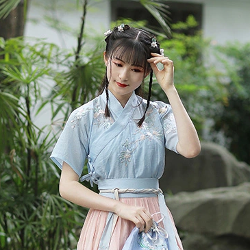 漢服帶傘女生頭像，唯美古風真人頭像