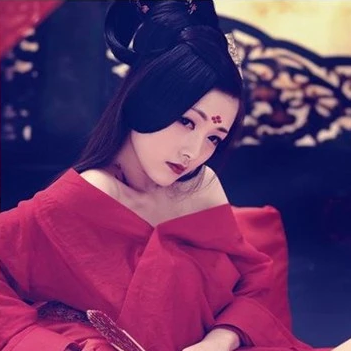 性感妖嬈紅衣女生頭像，唯美古風真人頭像