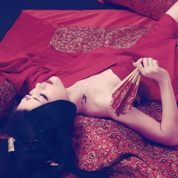 性感妖嬈紅衣女生頭像，唯美古風真人頭像