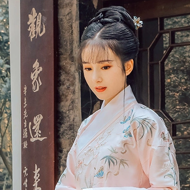 漢服帶團(tuán)扇女生頭像，唯美古風(fēng)真人頭像