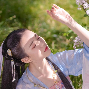 小清新帶團扇女生頭像，唯美古風真人頭像