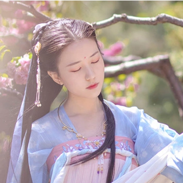 小清新帶團扇女生頭像，唯美古風真人頭像