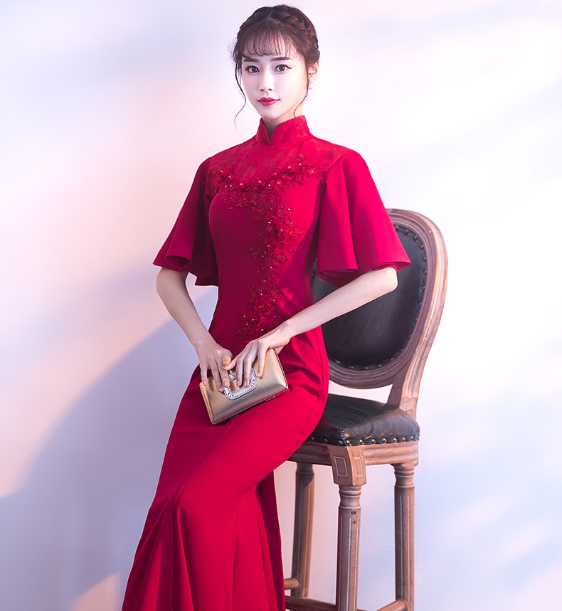 時(shí)尚喇叭袖口中式禮服，立體花朵魚尾晚禮服