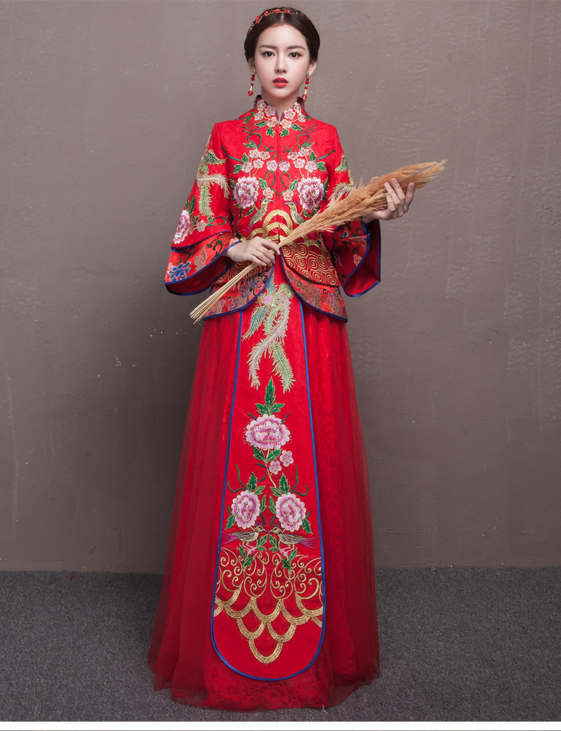 古典韻味中式禮服，新娘結(jié)婚禮服