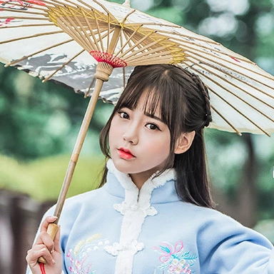 可愛(ài)帶團(tuán)扇和傘女生頭像，唯美古風(fēng)真人頭像