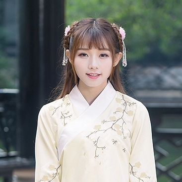 淡黃色漢服帶傘女生頭像，唯美古風(fēng)真人頭像