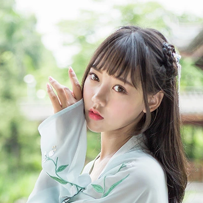 杜若花枝帶和團(tuán)扇傘女生頭像，唯美古風(fēng)頭像