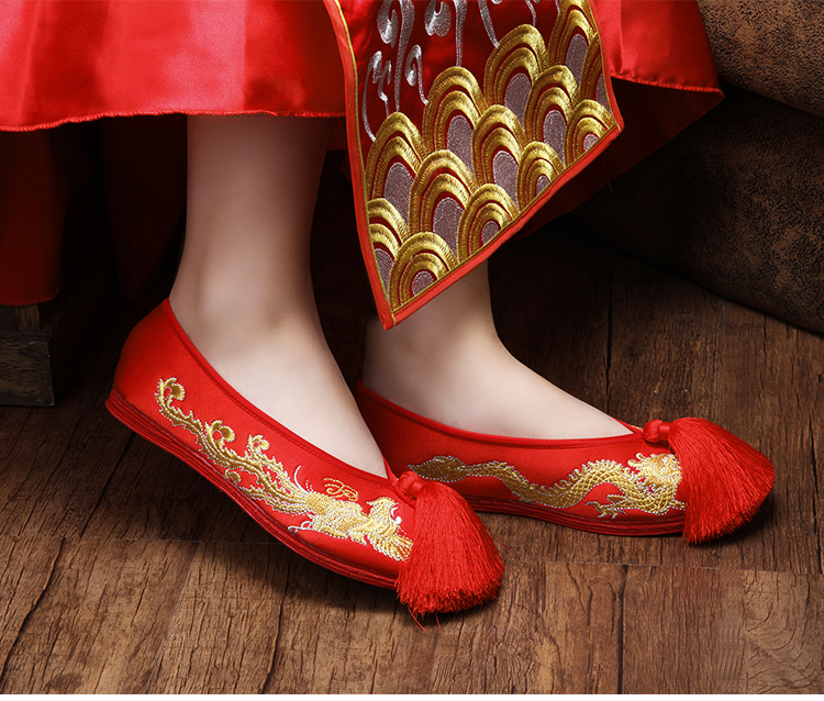 千層平底繡花鞋，流蘇新娘結(jié)婚鞋