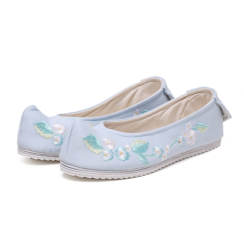 花朵刺繡翹頭鞋，復(fù)古民族風(fēng)繡花鞋