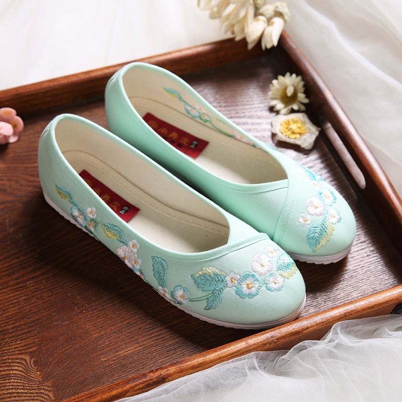 小清新花朵刺繡平底鞋，復(fù)古民族風(fēng)繡花鞋