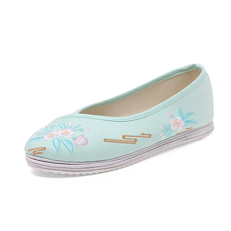 簡(jiǎn)單別致花朵刺繡平底鞋，復(fù)古民族風(fēng)繡花鞋