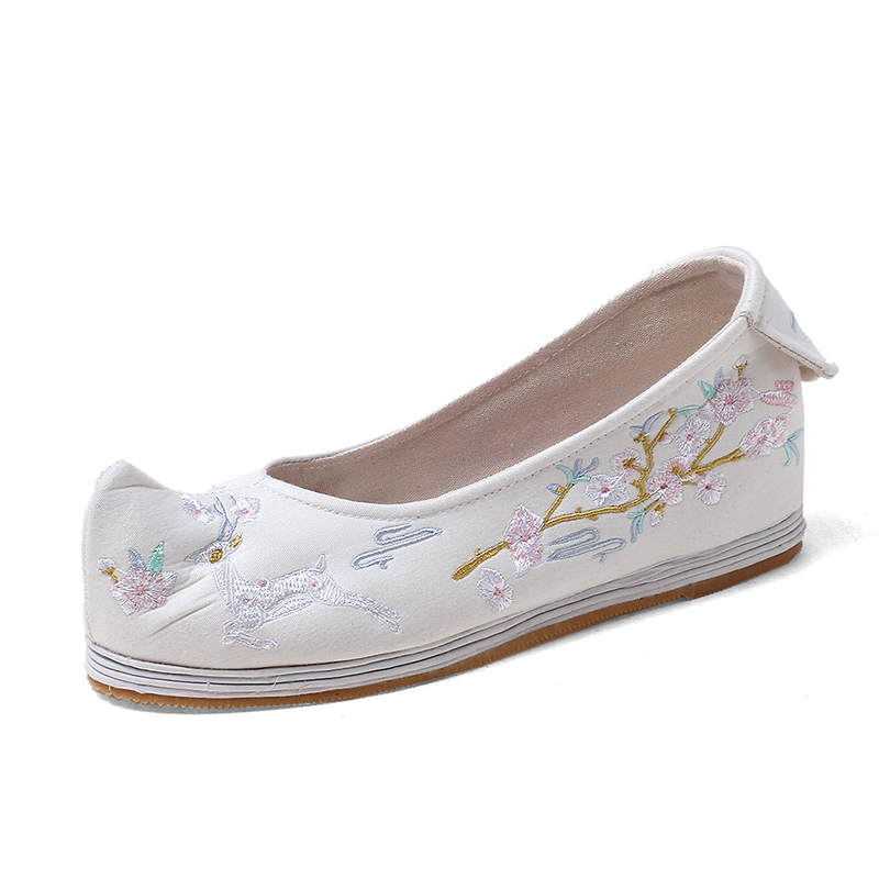 梅花鹿刺繡內(nèi)增高翹頭鞋，復(fù)古繡花鞋