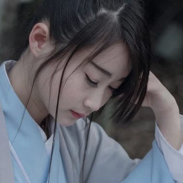 竹林舞劍女生頭像，唯美古風(fēng)真人頭像