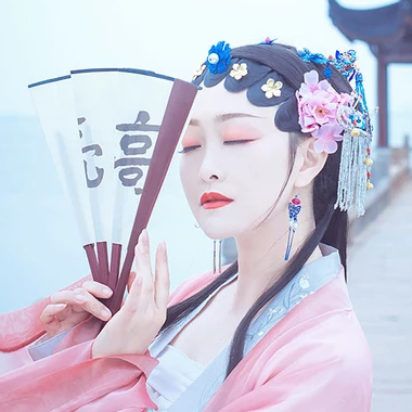 京劇花旦帶折扇女生頭像，唯美古風(fēng)真人頭像