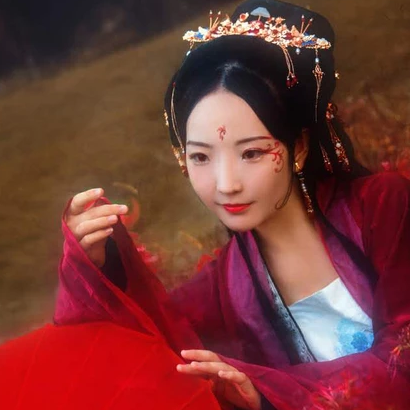 彼岸花妖艷女子頭像，唯美古風(fēng)真人頭像