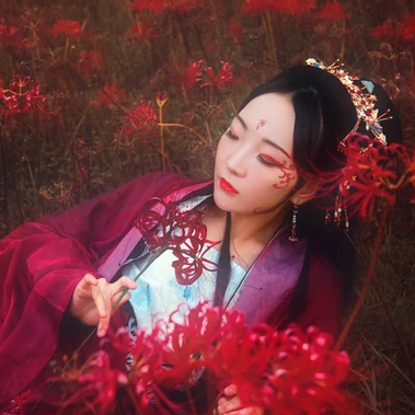 彼岸花妖艷女子頭像，唯美古風(fēng)真人頭像