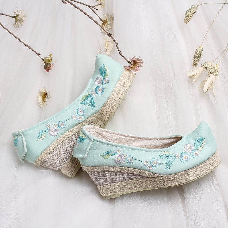 復(fù)古文藝坡跟繡花鞋，傳統(tǒng)旗袍翹頭鞋