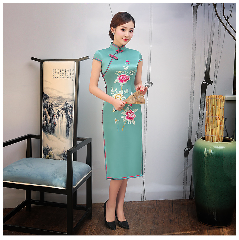 復古繡花旗袍，短袖真絲旗袍裙