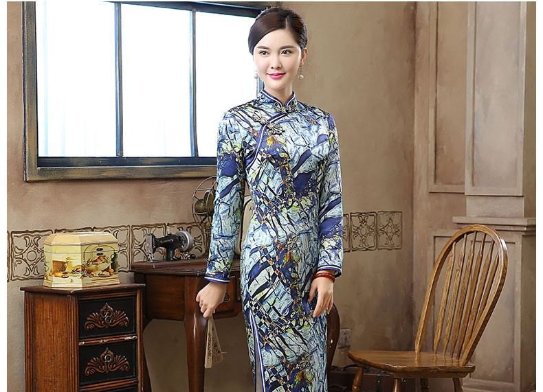 復(fù)古晶藍(lán)印花旗袍，加厚長(zhǎng)款旗袍裙