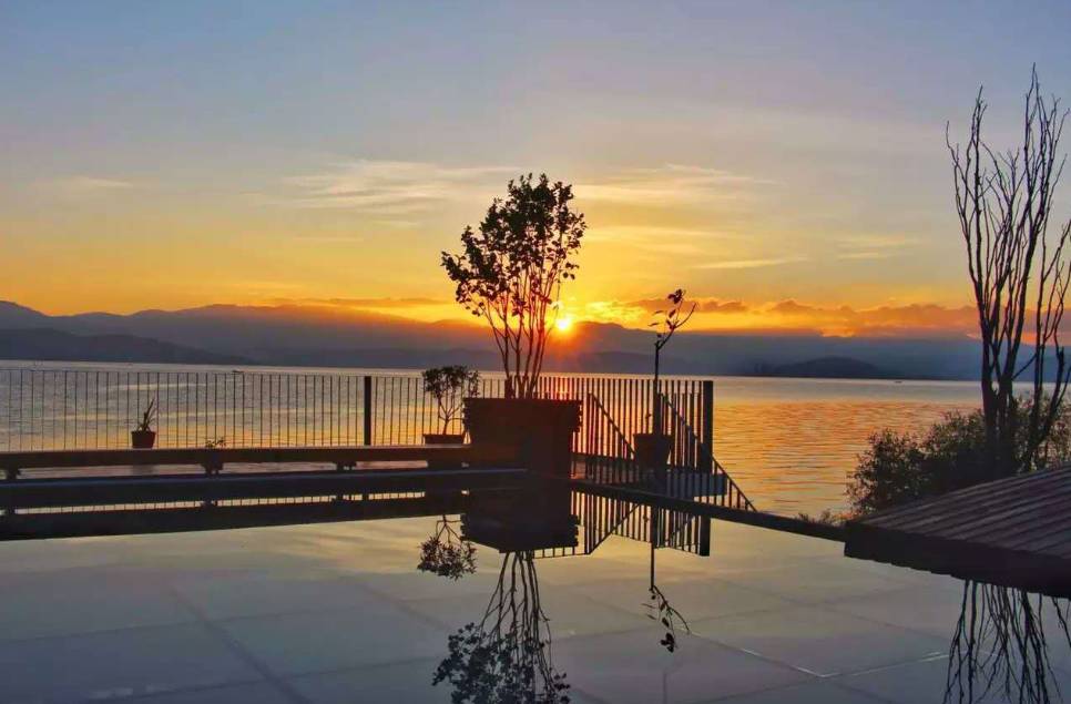 大理洱?！w心，歸心看海煙雨江南