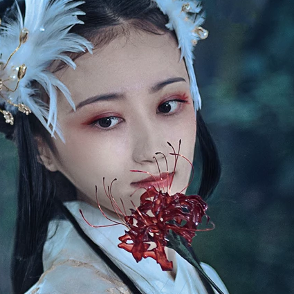 妖艷帶傘女子頭像，唯美古風(fēng)真人頭像