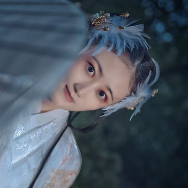 妖艷帶傘女子頭像，唯美古風(fēng)真人頭像