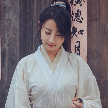 復(fù)古瀟灑帶折扇女生頭像，唯美古風(fēng)真人頭像