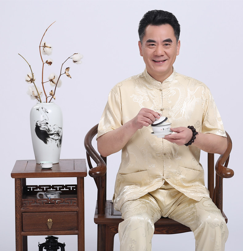 米黃色家佳樂文學(xué)繡龍?zhí)籽b男士唐裝
