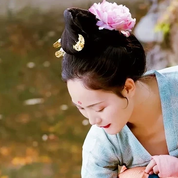 秋風(fēng)落葉女子頭像，唯美古風(fēng)真人頭像