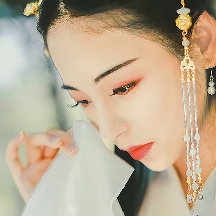 喝酒傷感女生頭像，唯美古風(fēng)真人頭像