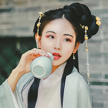 喝酒傷感女生頭像，唯美古風(fēng)真人頭像