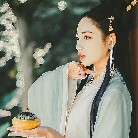 喝酒傷感女生頭像，唯美古風(fēng)真人頭像