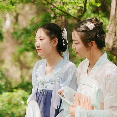 漢服帶團(tuán)扇閨蜜頭像，唯美古風(fēng)真人頭像
