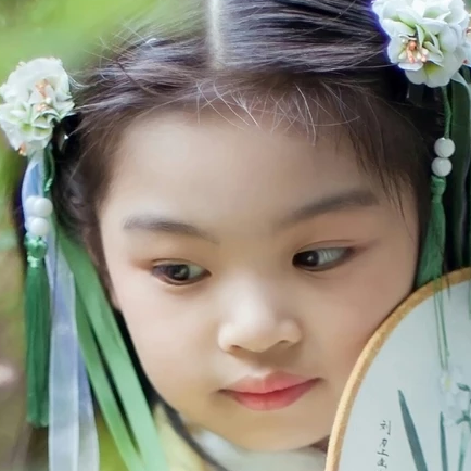 超萌帶團扇小女生頭像，唯美古風真人頭像