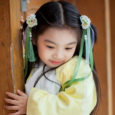 超萌帶團扇小女生頭像，唯美古風真人頭像