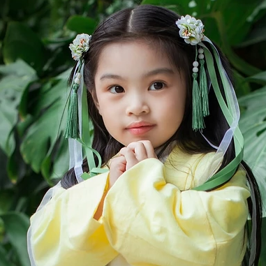 超萌帶團扇小女生頭像，唯美古風真人頭像