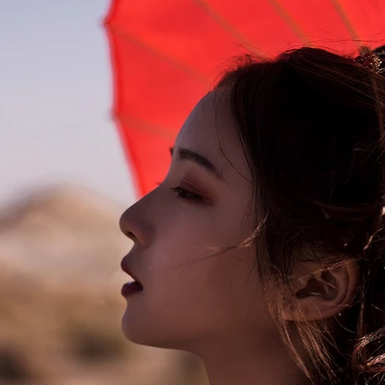 傷感流淚帶傘頭像，唯美古風(fēng)真人頭像