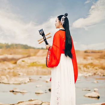 秋色彈琵琶紅衣女生頭像，唯美古風(fēng)真人頭像