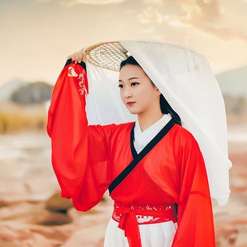 秋色彈琵琶紅衣女生頭像，唯美古風(fēng)真人頭像