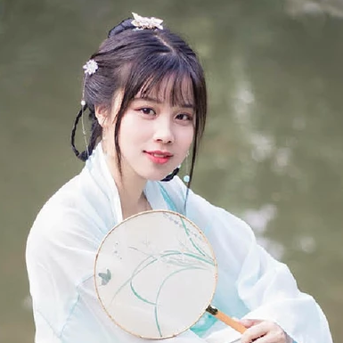 淡雅帶團(tuán)扇女生頭像，唯美古風(fēng)真人頭像