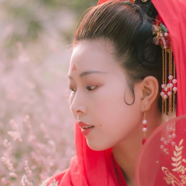 嬌艷紅衣閨蜜頭像，唯美古風(fēng)真人頭像