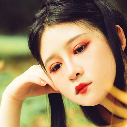 嬌艷彼岸花女生頭像，唯美古風真人頭像