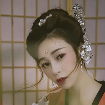 傷感喝酒女生頭像，唯美古風(fēng)真人頭像