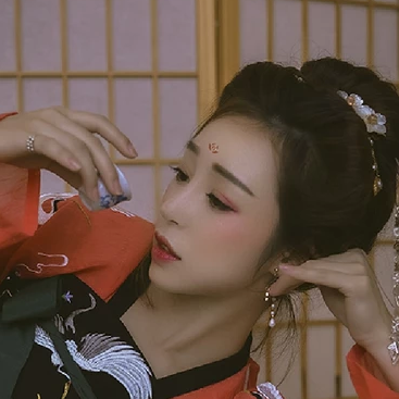 傷感喝酒女生頭像，唯美古風(fēng)真人頭像