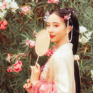 蝶蓮花女生頭像，唯美古風(fēng)真人頭像