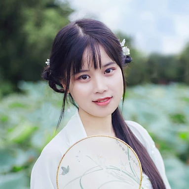 荷塘邊帶傘女生頭像，唯美古風(fēng)真人頭像