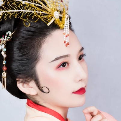 古典帶團(tuán)扇女生頭像，唯美古風(fēng)真人頭像