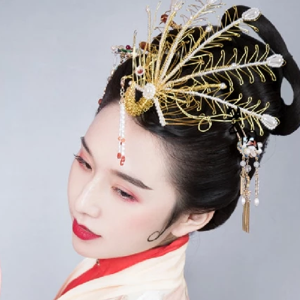 古典帶團(tuán)扇女生頭像，唯美古風(fēng)真人頭像